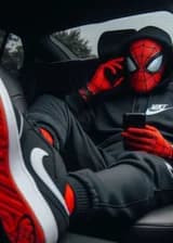 Марвел: Стены созданы для того, чтобы на них взбираться